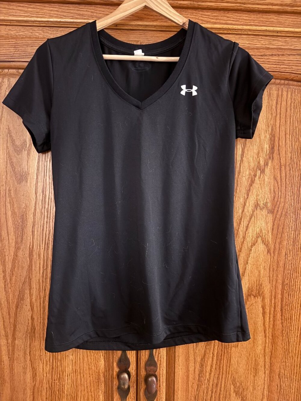 Under Armour Women's Black Short Sleeve V-Neck Tee